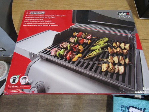 Weber 8846 porcelain - porcelain, cast